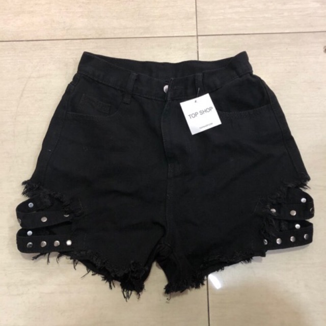 Y mẫu còn tag luôn nhé. Quần đùi đai sexy Topshop. Mặc sexy các shop bán rẻ nhất 190k