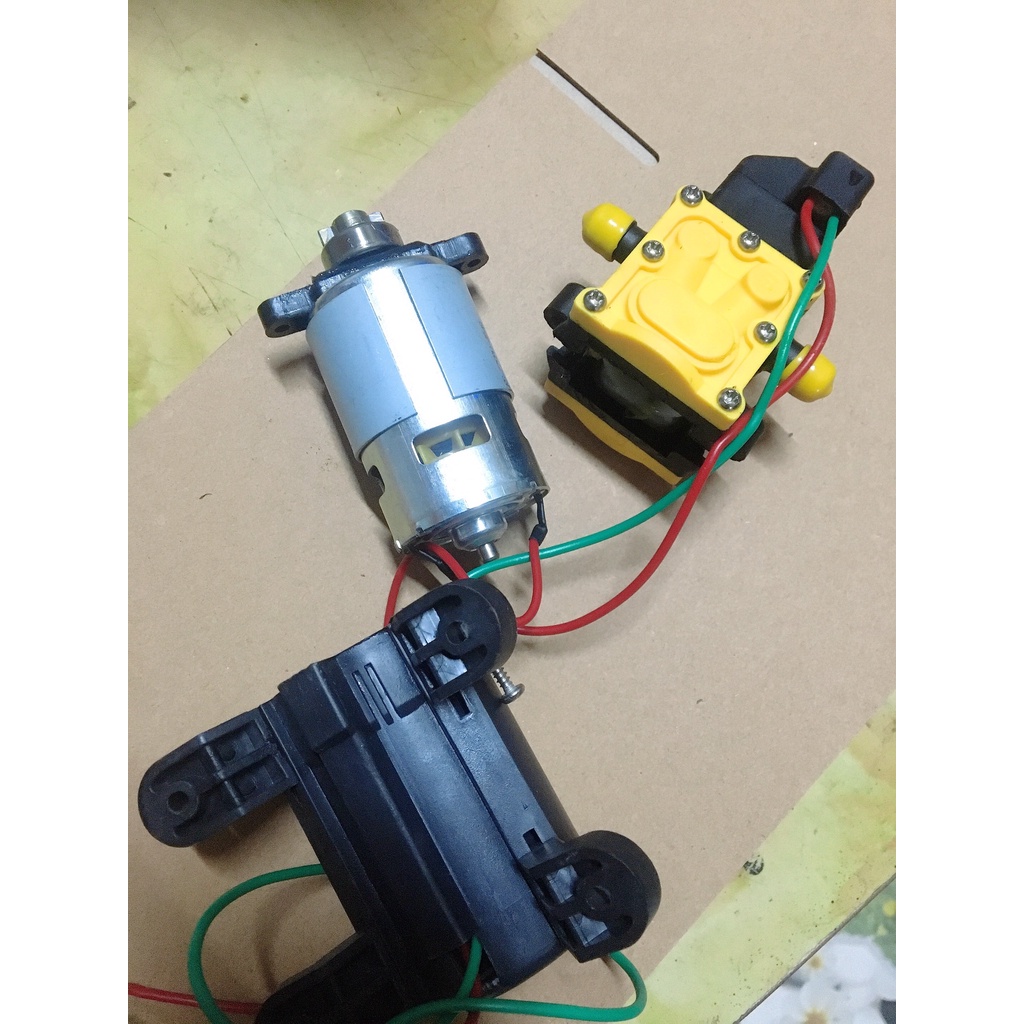 Mô tơ bình phun điện,bơm áp lực 12V công suất 4.5l/p,bơm phun sương, bơn phun thuốc sâu, bơm phut rửa xe