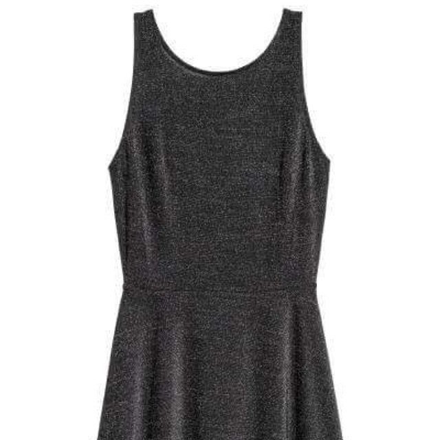 Váy H&M cam kết chuẩn auth