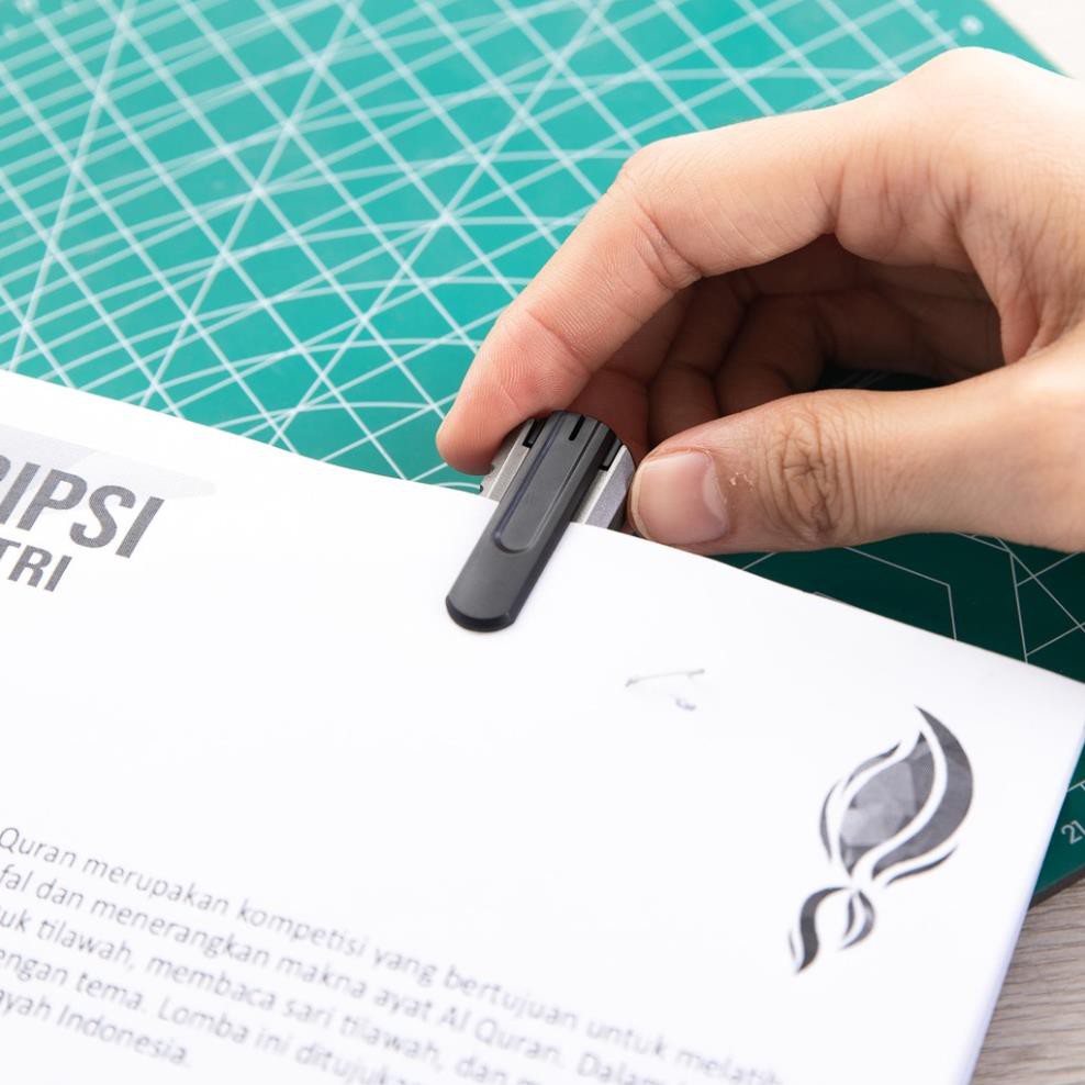 Dao rọc giấy kim loại Deli E2036