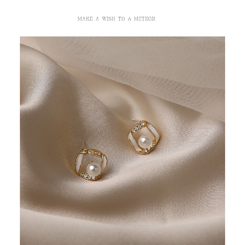 Bông tai ngọc trai kiểu dáng đơn giản cho nữ