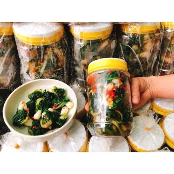 Củ kiệu cuốn lá muối giòn