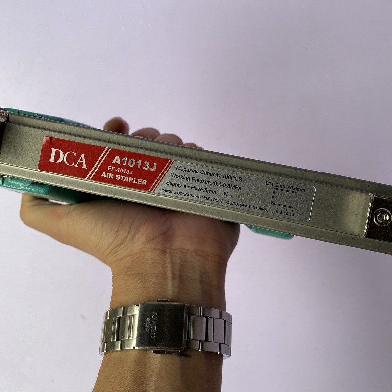Súng bắn đinh U Kim Khí Dung Anh, súng bắn đinh gỗ dùng hơi DCA  A1013J chính hãng