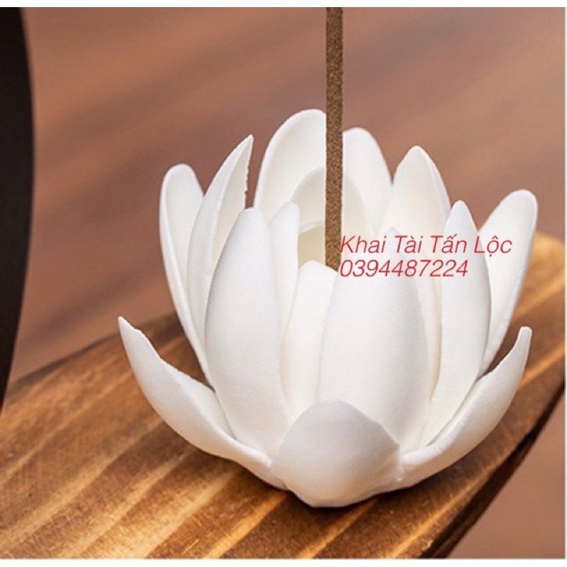 Tượng Quan Âm cầm Ngọc như ý và kệ gỗ đèn led thác khói 10 món