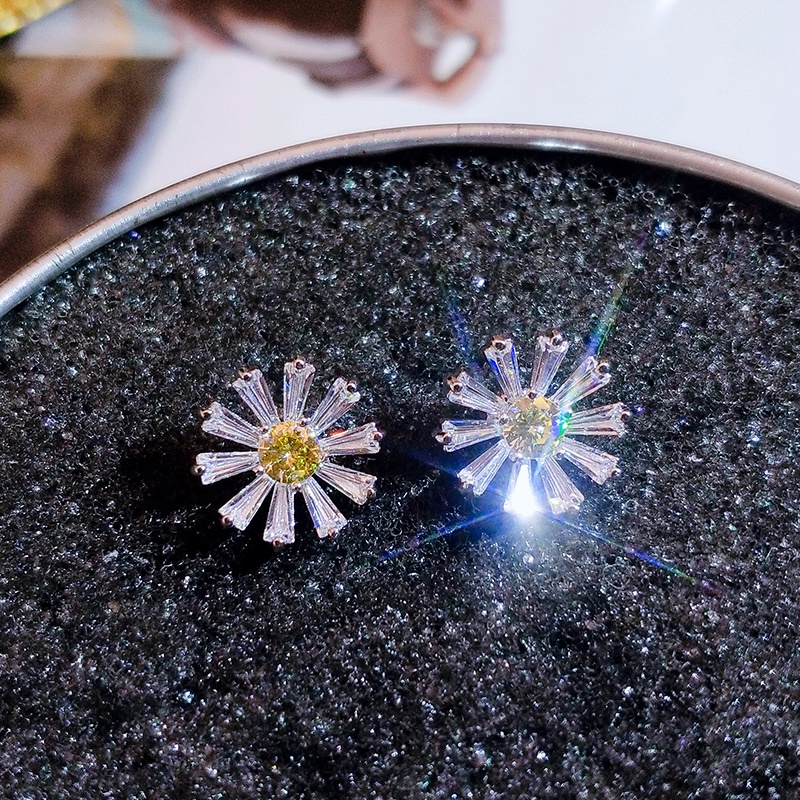 Đôi khuyên tai JIUDUOLAN mạ bạc thiết kế hoa cúc đính đá zircon nhân tạo thời trang thanh lịch dành cho nữ