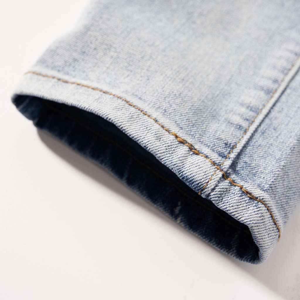 Quần Jean Nam Ghi Sáng Trơn ATINO Chất Liệu Jean Pha Spandex Form Slim-Fit QJ1.1026