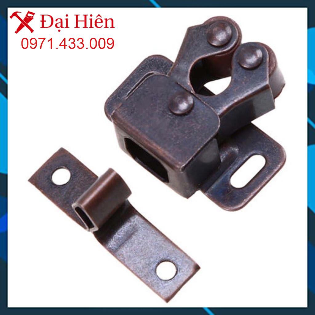 Chốt sập cánh tủ màu nâu