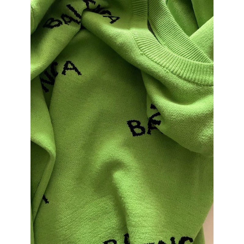 Áo len dáng giấu quần Ba.len.ga