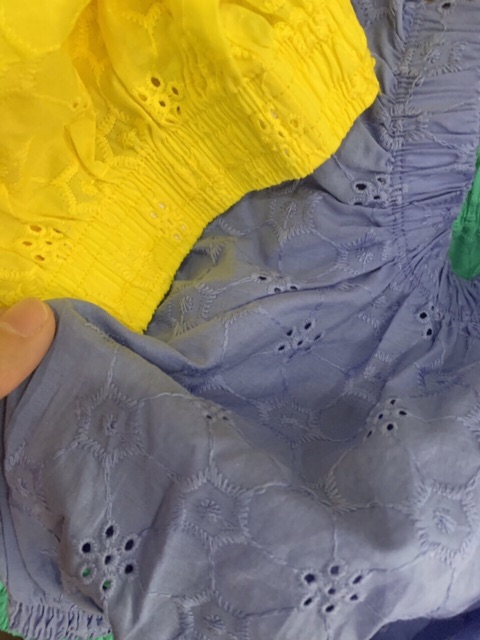 Áo croptop trễ vai