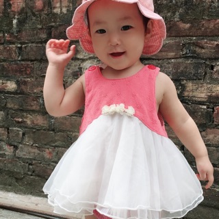 Quần áo cho bé.