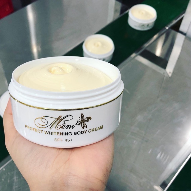 Kem dưỡng trắng da body mềm