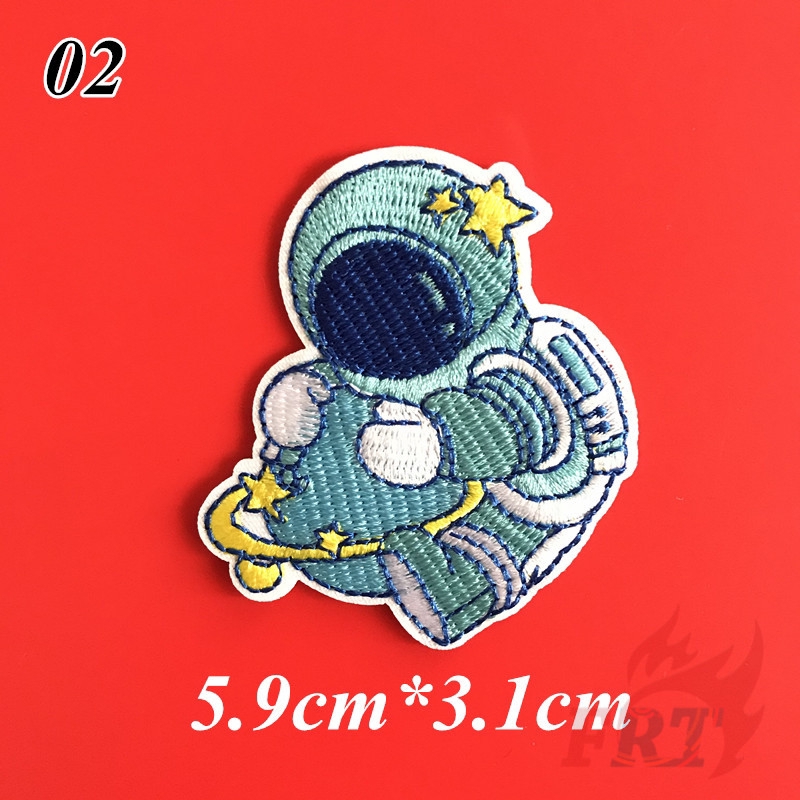 Bộ 1 / 2 Sticker Ủi Thêu Hình Ufo &amp; No.32 Độc Đáo