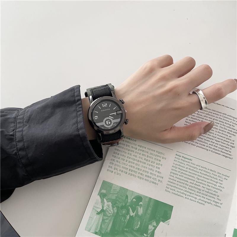 Đồng hồ nữ Ulzzang đeo tay thiết kế