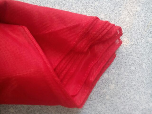 10 chiếc khăn quàng đỏ loại đẹp viền cạnh