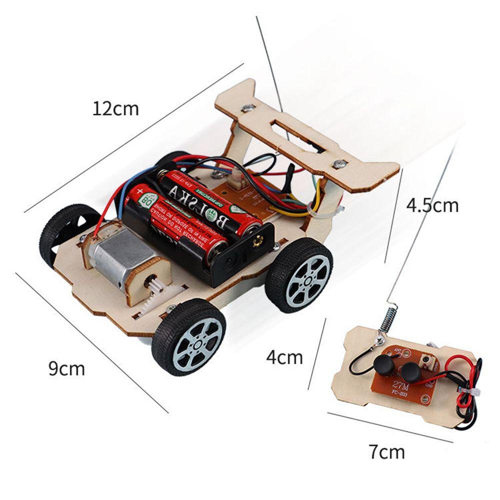 1 Xe Hơi Đồ Chơi Bằng Gỗ Có Điều Khiển Từ Xa