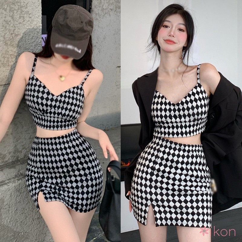 Set Áo Hai Dây Họa Tiết Sọc Caro Và Chân Váy Mini Lưng Cao Xẻ Tà Phong Cách Quyến Rũ