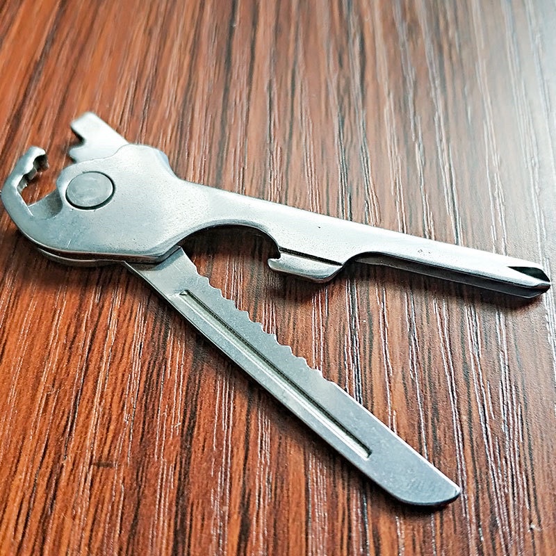 Móc khoá đa năng 6 trong 1 với tính năng khui bia , cưa , tua vít , móc khoá edc , cắt đồ