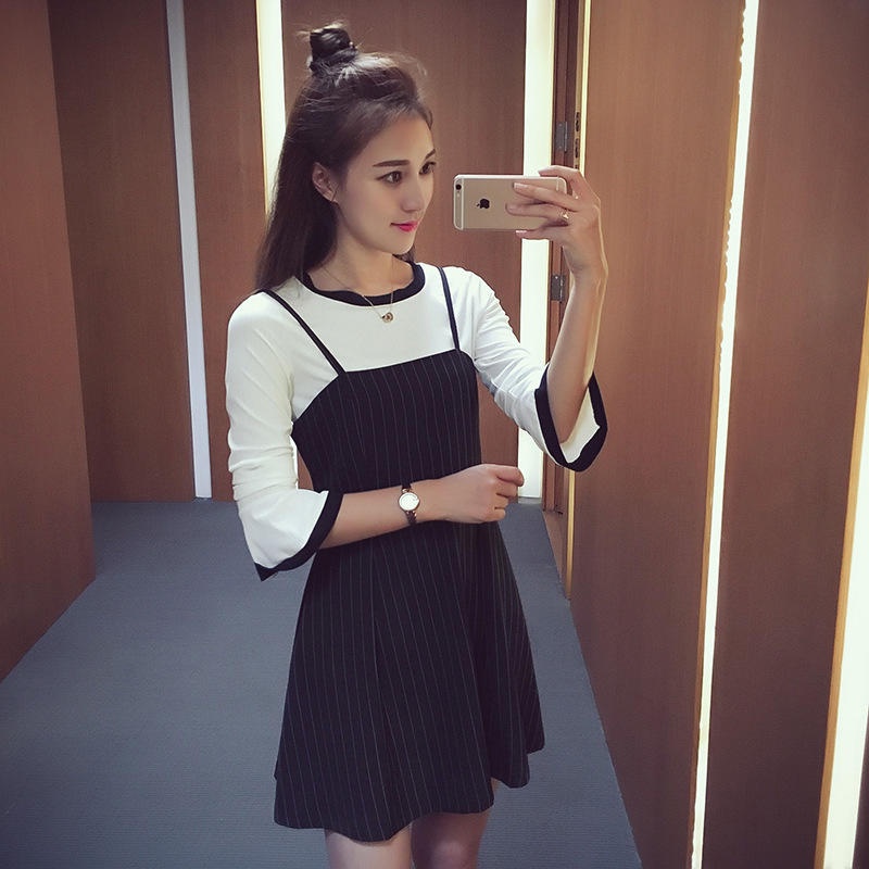 Bộ Áo Thun Tay Loe Cổ Tròn + Váy Yếm Ngắn Lưng Cao Họa Tiết Kẻ Sọc Thời Trang Mùa Hè Hàn Quốc 2016 Mới