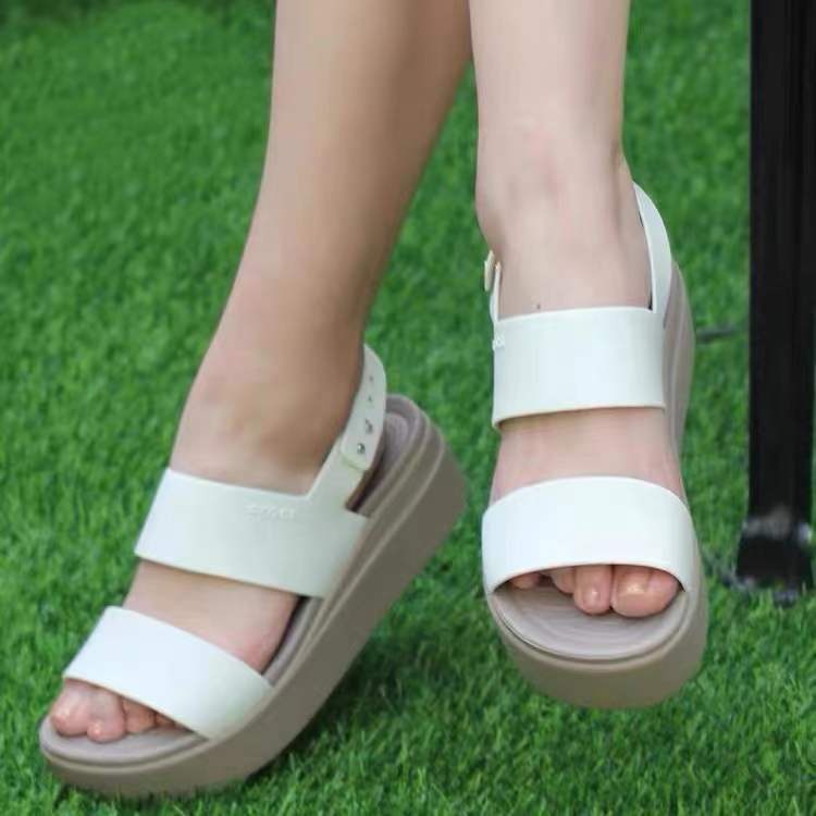 Xăng đan Crocs Brooklyn Đế Dày Thời Trang Cho Nữ206453]