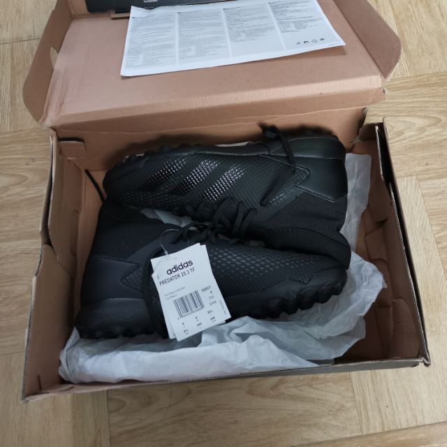 Giày Sân coe nhân tạo Adidas Predator 20.3 TF, New 100%, màu đen