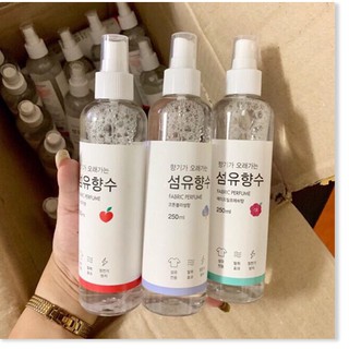 Xịt Thơm Quần Áo Fabric Perfume Daiso 250ml