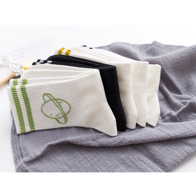 Vớ cổ cao Unisex hình sao Thổ phong cách thể thao, trẻ trung và năng động.