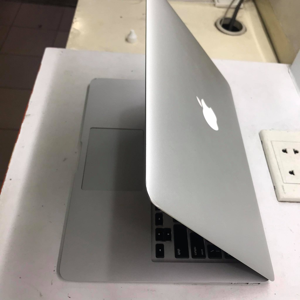 Máy Apple Macbook Air (2017) MQD32 Core I5 8gb ram, 128gb sdd, 13.3 inch, Silver. Máy khỏe, Rẻ, Bền