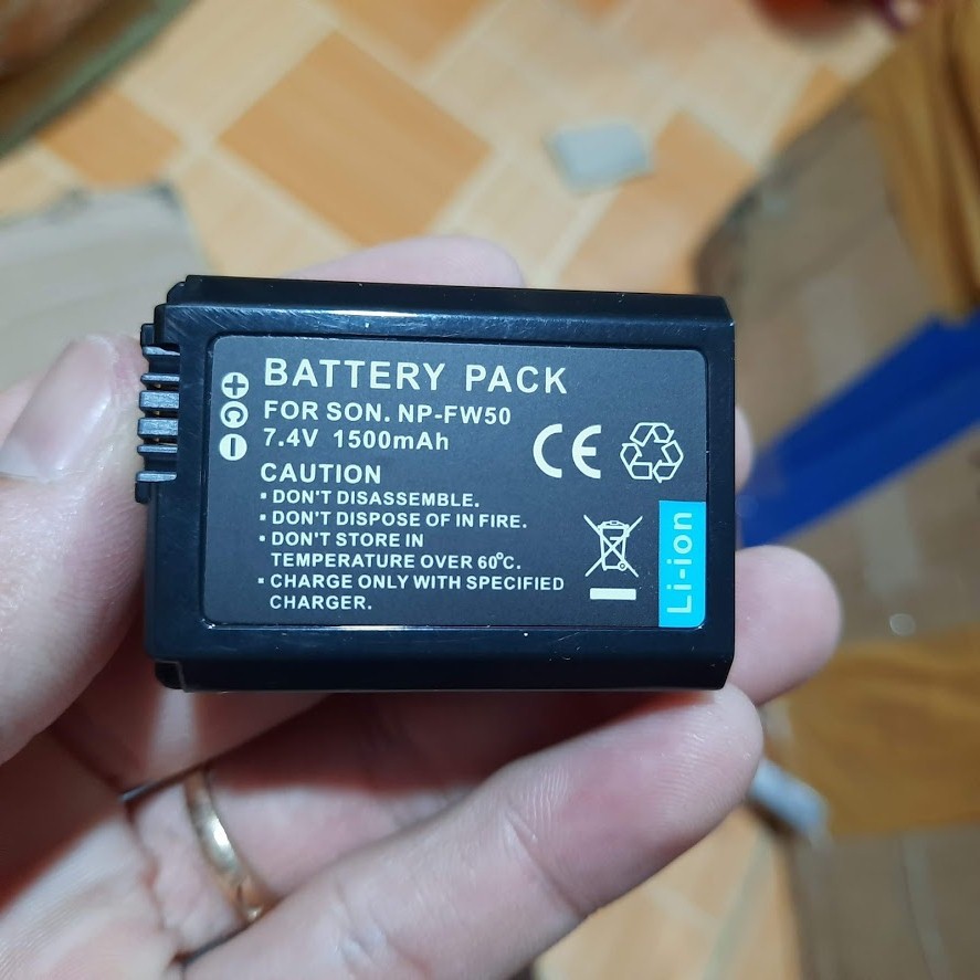 Pin NP FW50 dung lượng lớn 1500mah dùng cho máy ảnh Sony A3000 A5000 A5100 A6000 A6300 A6500 A7R A7S A7