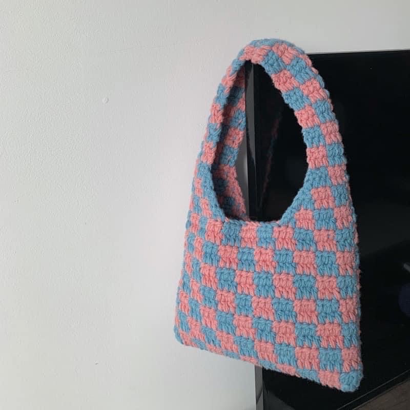 Túi kẻ Caro Handmade bằng len