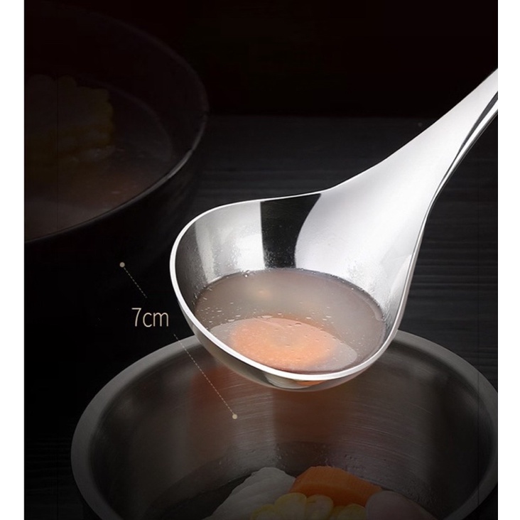 Muôi Múc Canh SSGP Inox 304 có logo giống hình Cao Cấp Đạt Chất Lượng Đức - Trúc Nhiên Boutique