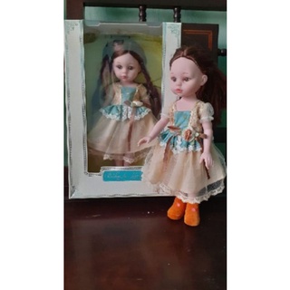 búp bê nhựa