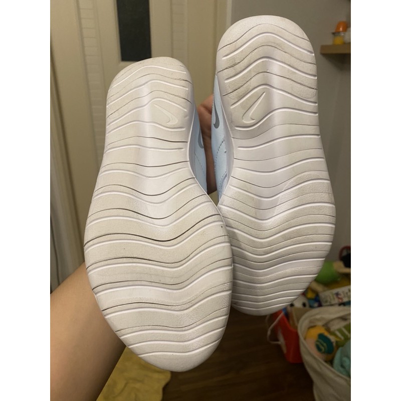 Giày đi bộ Nike auth