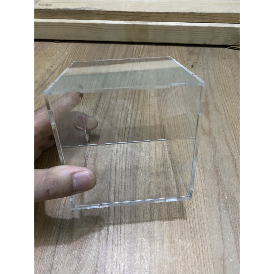 Hộp Mica trong suốt chống bụi. Hộp trưng bày sản phẩm, hộp chụp