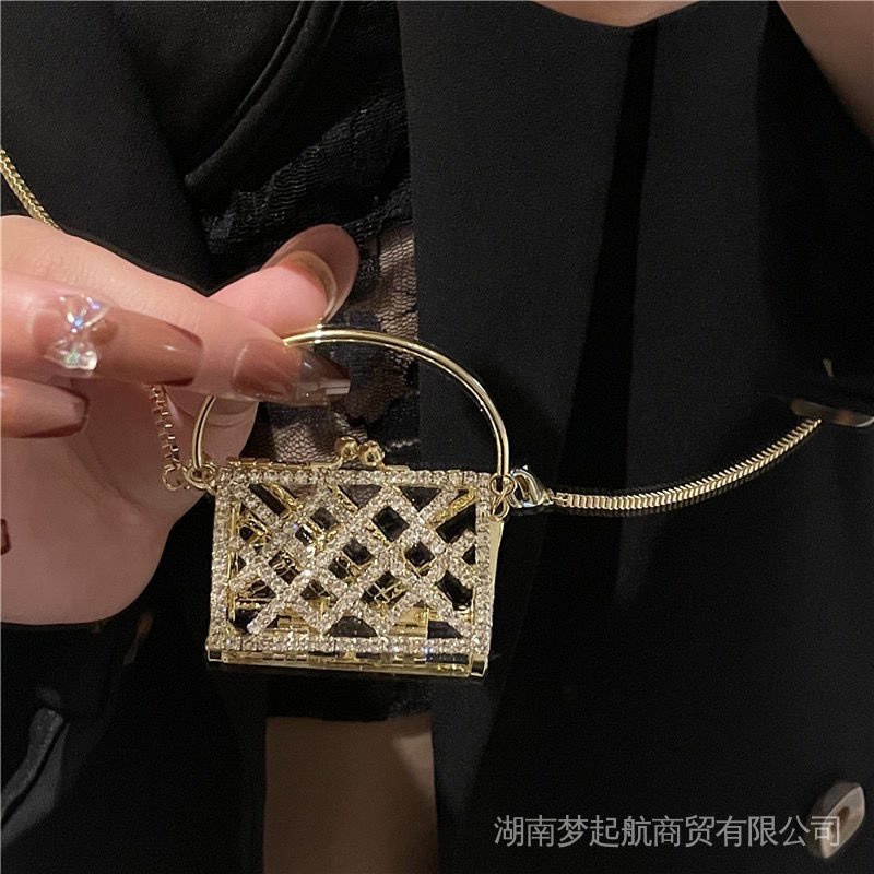 Túi Đeo Chéo mini Hình Vuông Đính Đá Phối Dây Xích Kim Loại Thời Trang Cho Nữ