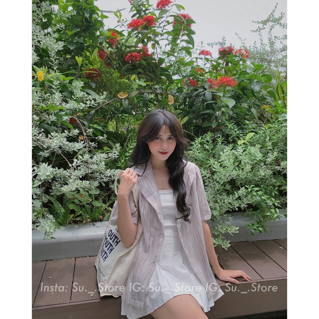 Áo blazer kẻ mỏng cộc tay 2 túi trước xẻ lưng A2362 SUSTORE
