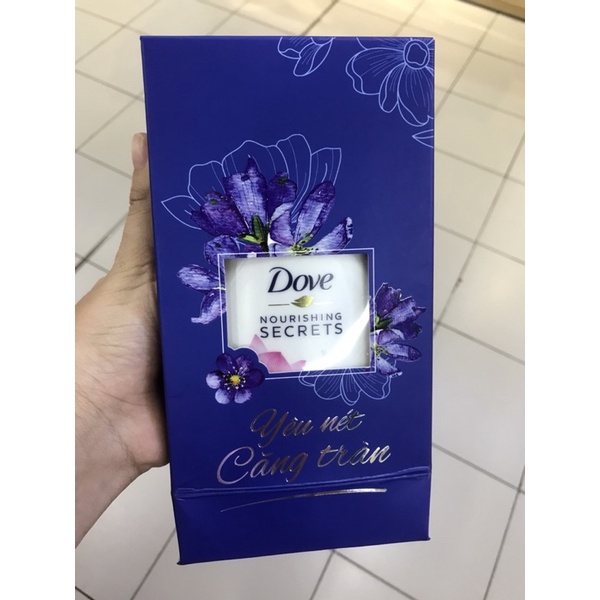 HỘP QUÀ TẶNG SỮA TẮM DOVE HOA SEN/ BƠ CHAI 530Gr