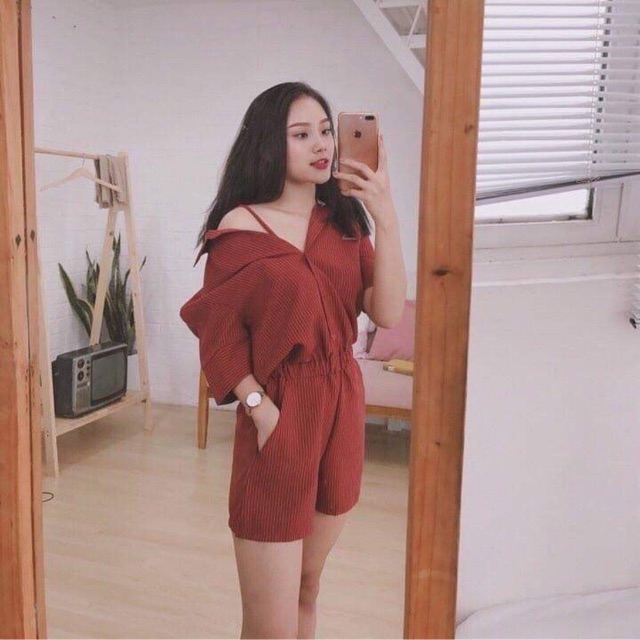 Jum sơ mi lệch vai