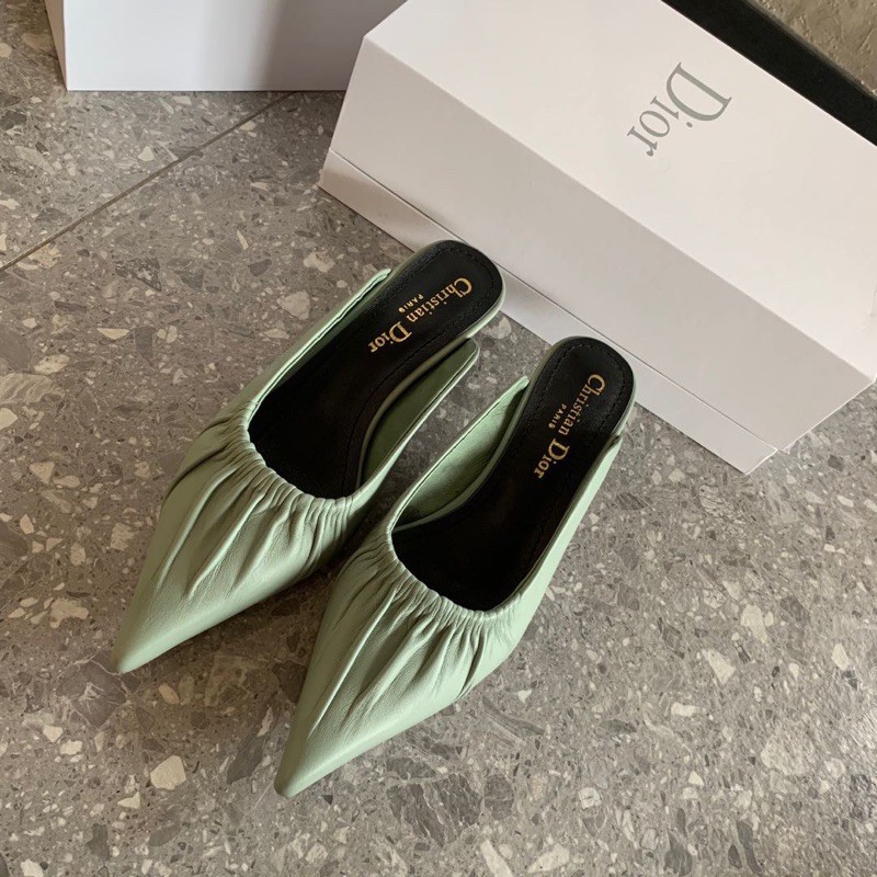 Giày sục mũi nhọn Dior CD da thật cao cấp thiết kế phần da ở mũi nhún thành hình ngọn lửa cực cá tính