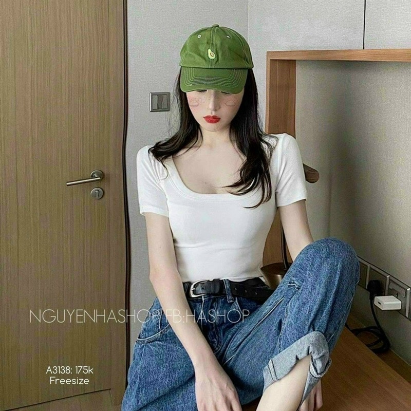 Áo croptop thun gân cổ vuông tay ngắn vkv