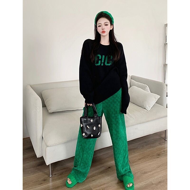 ( SẴN ) Set Áo Len Sweater Form Rộng Phối Chữ Xanh & Quần Dài Suông Chất Nhung Hoạ Tiết Ô Vuông