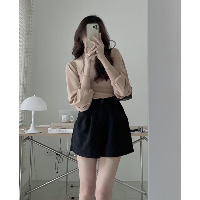 Set Áo khoác và áo yếm SIMO TOP gồm áo khoác croptop tay dài và áo yếm 2 dây xinh xắn với tone màu basic trắng và đen