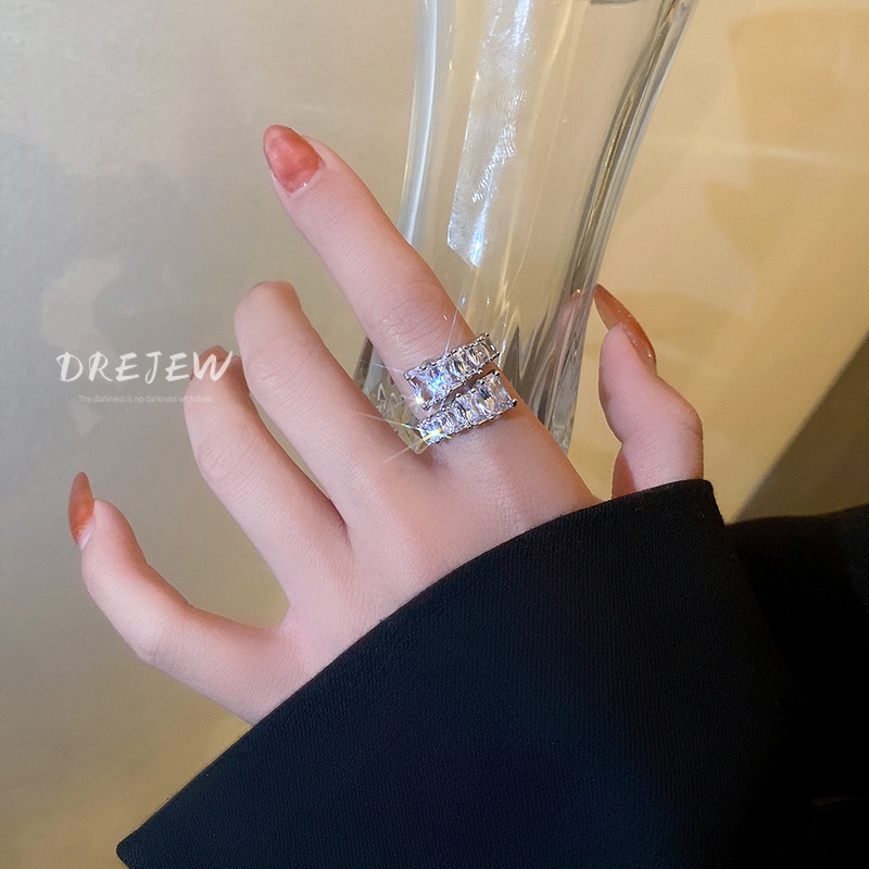 DREJEW Nhẫn Đeo Tay Kim Loại Đính Đá Hình Oval Thời Trang Hàn Quốc