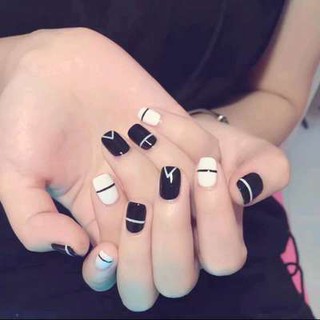 Set 24 móng tay giả ngắn màu trắng đen