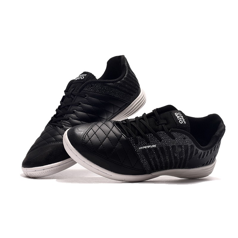 Giày bóng đá đế bằng LUNAR GATO màu đen