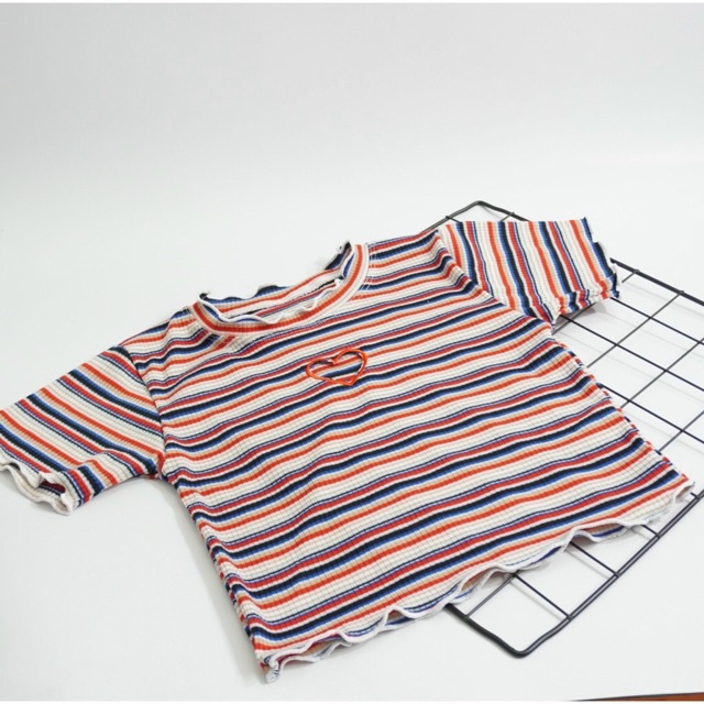 Áo croptop sọc khoét tim siêu xinh - Z7Nz32