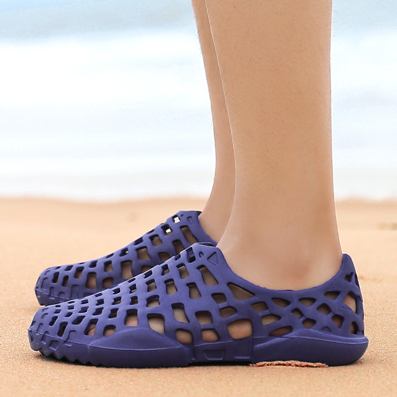 Giày Crocs Đi Mưa Chống Trượt Thiết Kế Thoáng Khí Thời Trang Cho Cặp Đôi