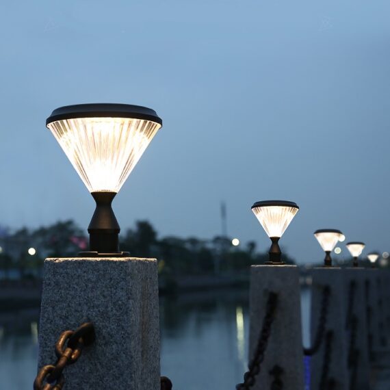 Đèn LED Trụ Cổng Năng Lượng Mặt Trời SUNTEK TC06 12W - Hàng Chính Hãng - Bảo hành 3 năm 1 đổi 1