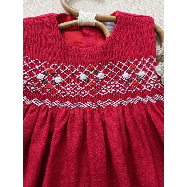 Đầm bé gái smock đỏ linen