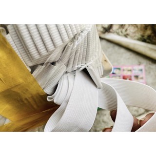 thun 3 cm dày dặn co giãn tốt. 1 cuộn 50k/ 35 met
