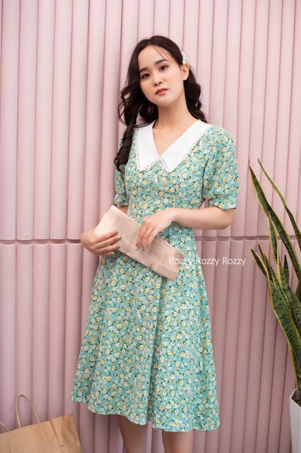 Váy hoa phối cổ trắng